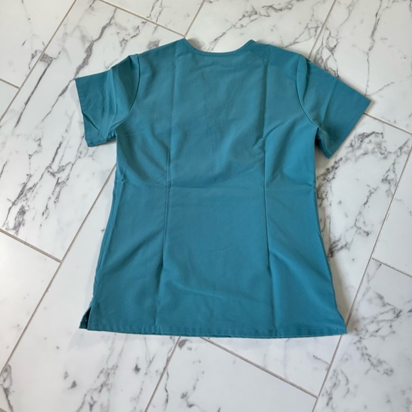 FIGS Hydrogreen Casma REMIX zip top Small - Picture 3 of 4